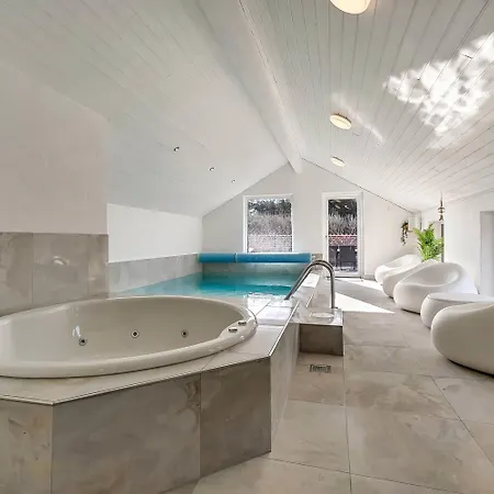 Poolhus I Forste Klitraekke Sj540 *